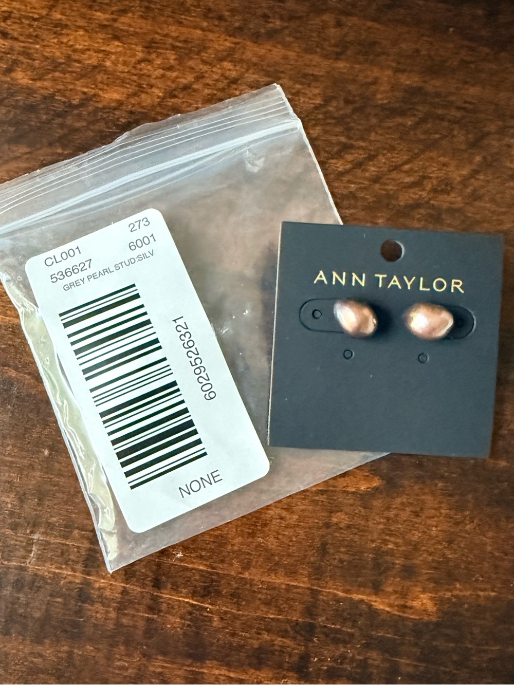 NEW Ann Taylor Silver + Grey Pearl Stud Earrings